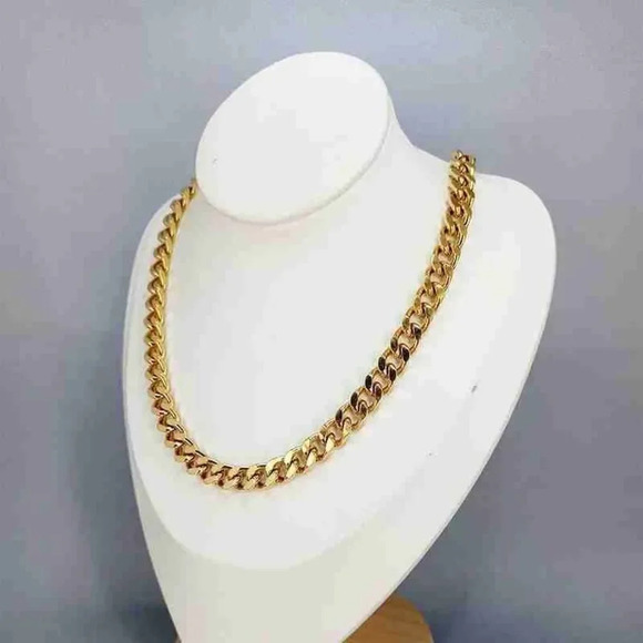NEW‎ 18k Gold-Plated Cuban Chain Necklace - Picture 8 of 12